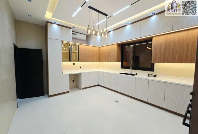122476439 - Property Image 2