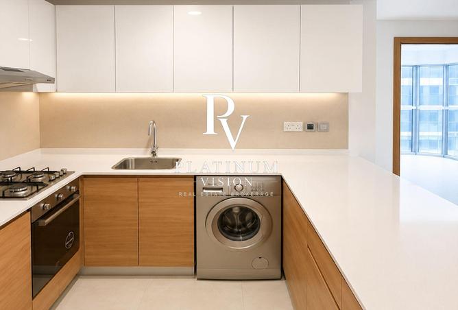 VACANT ~ Move-in Ready ! 2BR w/ Kitchen Appliances — photo 3