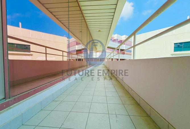 72721130 - Property Image 2