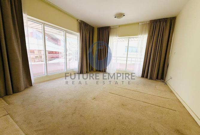 72721130 - Property Image 3