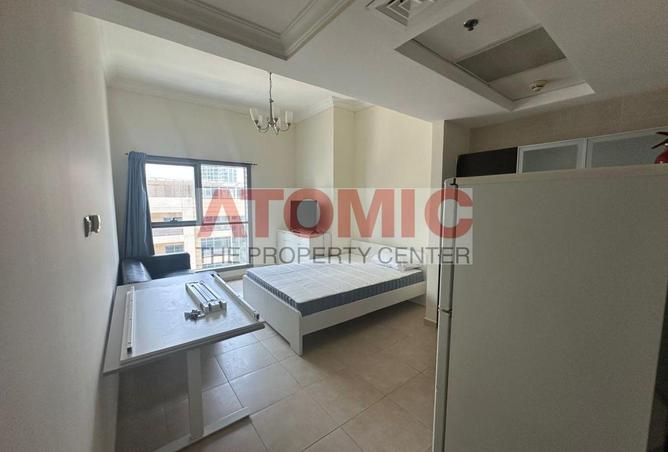 CHILLER FREE ! FURNISHED ! PARTIAL MARINA VIEW photo 3
