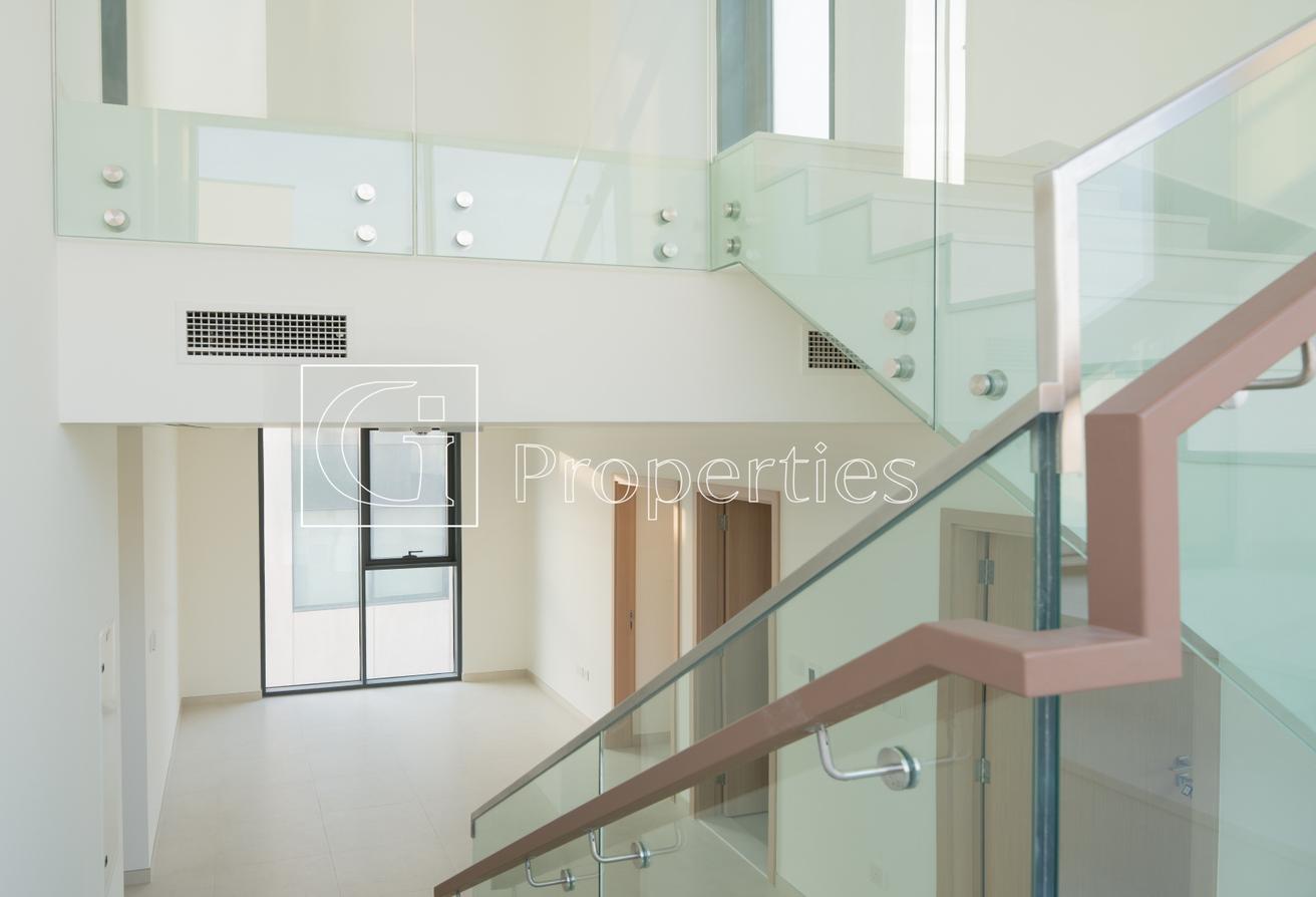 Brand New | Vacant | Huge Landscaped Plot photo 7