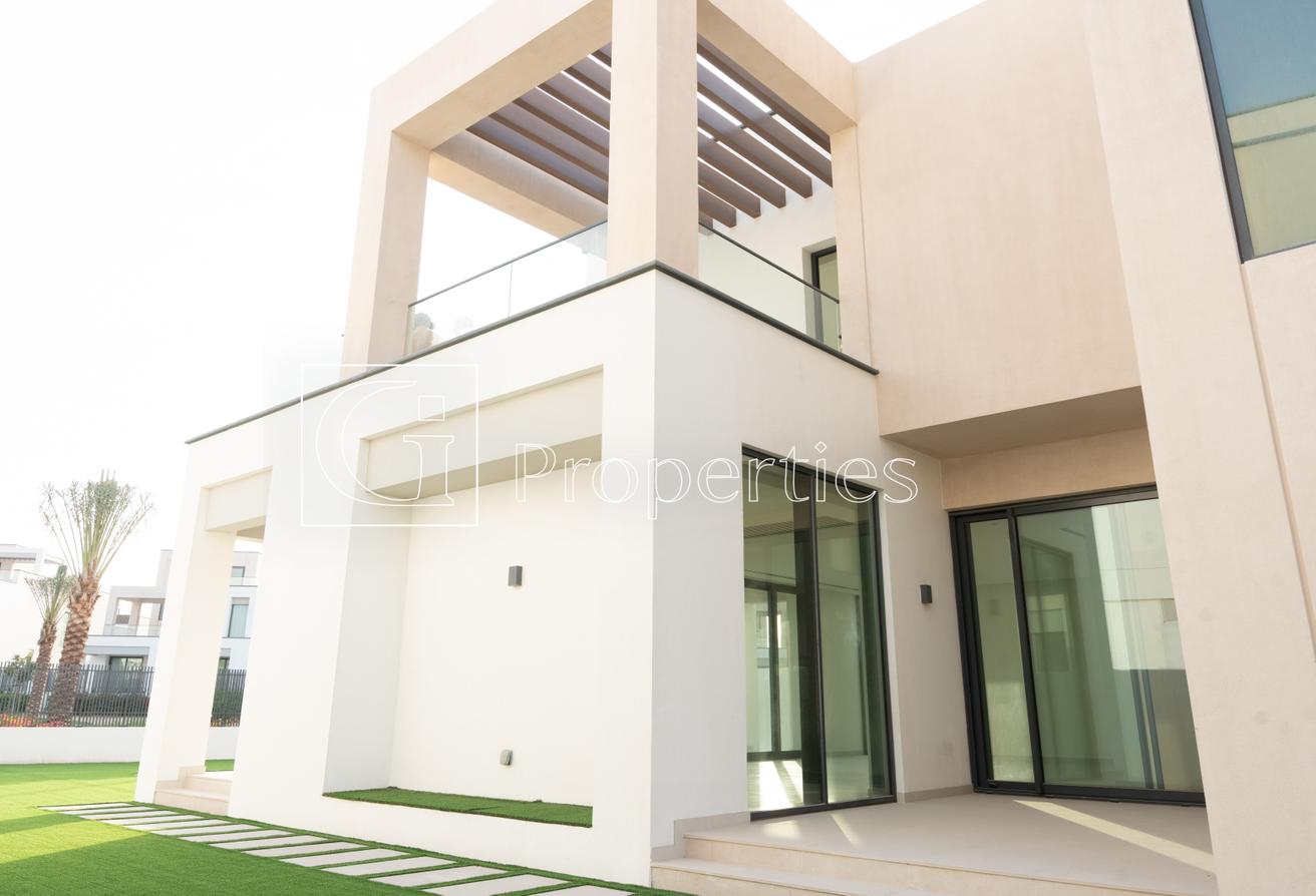Brand New | Vacant | Huge Landscaped Plot photo 14