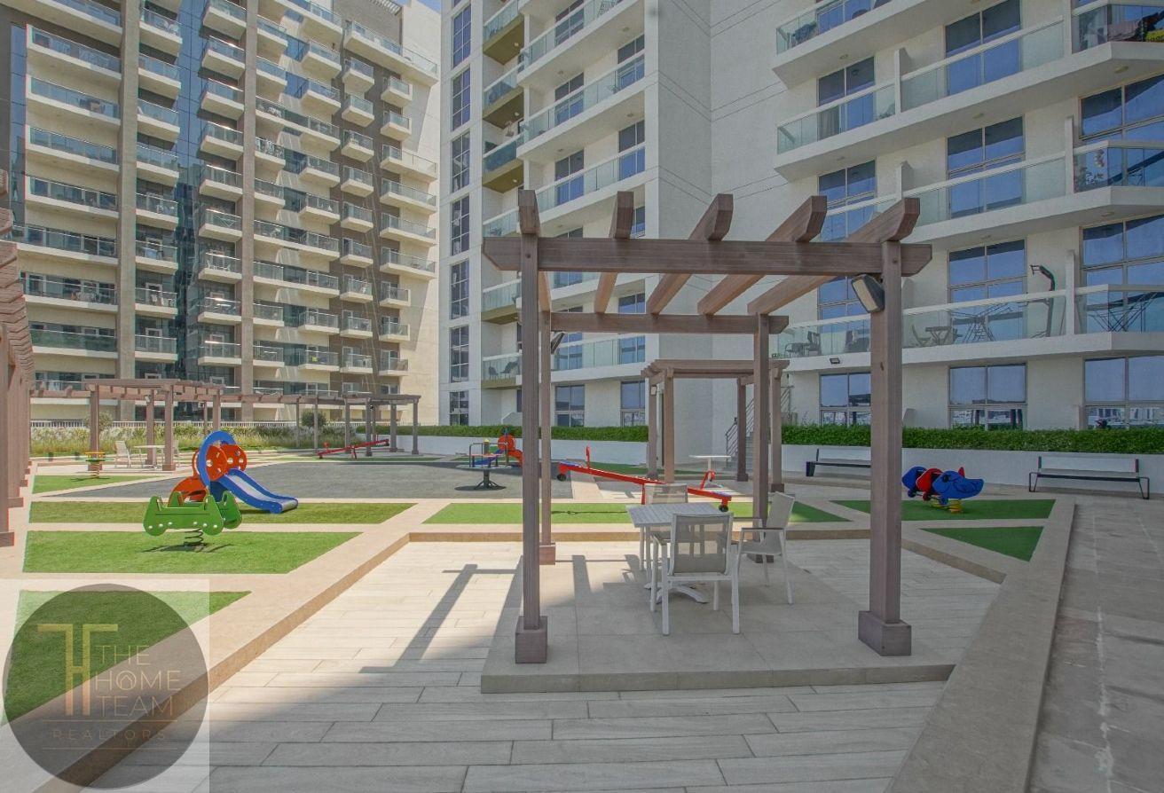 Fully Furnished | 12 cheques | Available on 26 May photo 9