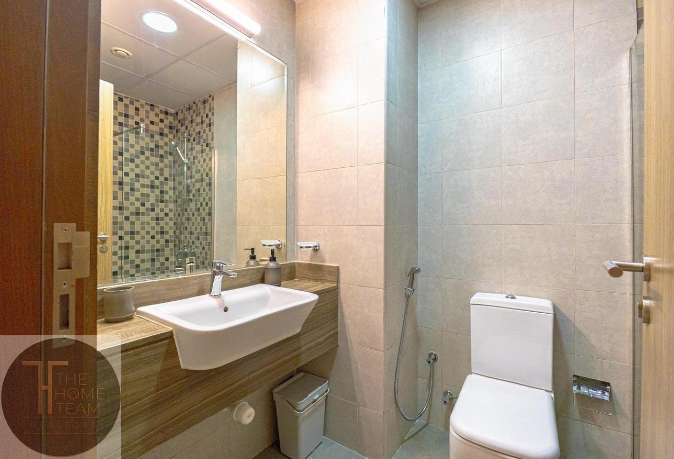 Fully Furnished | 12 cheques | Available on 26 May photo 14