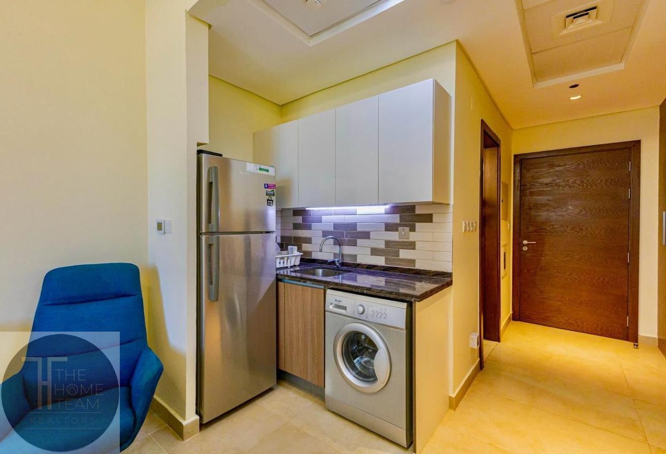 Fully Furnished | 12 cheques | Available on 26 May photo 4