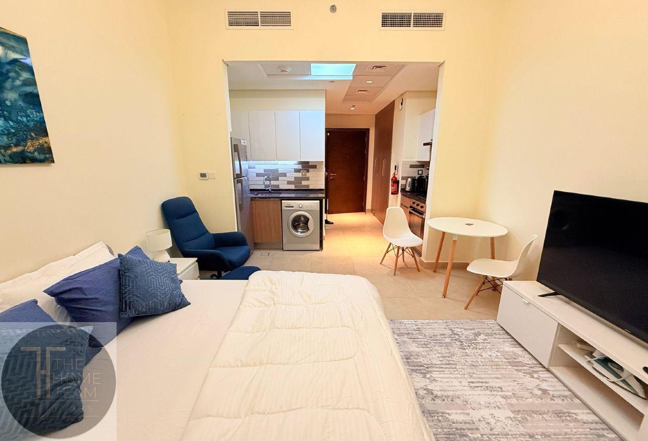 Fully Furnished | 12 cheques | Available on 26 May photo 11