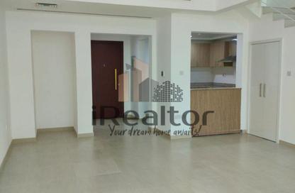 Townhouse - 2 - 3 for rent in Al Khaleej Village - Al Ghadeer - Abu Dhabi