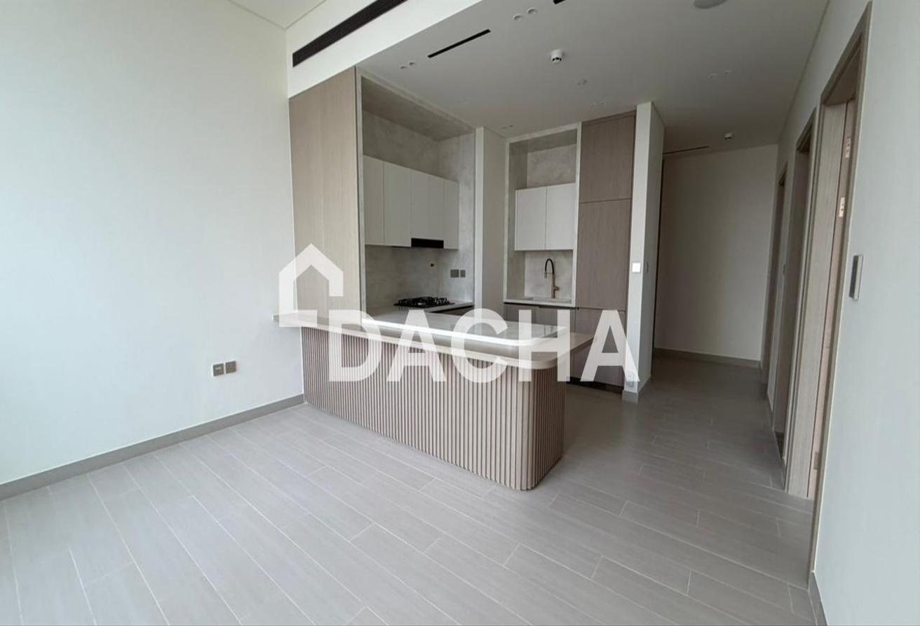 Huge Layout | High Floor | Bright Unit photo 7