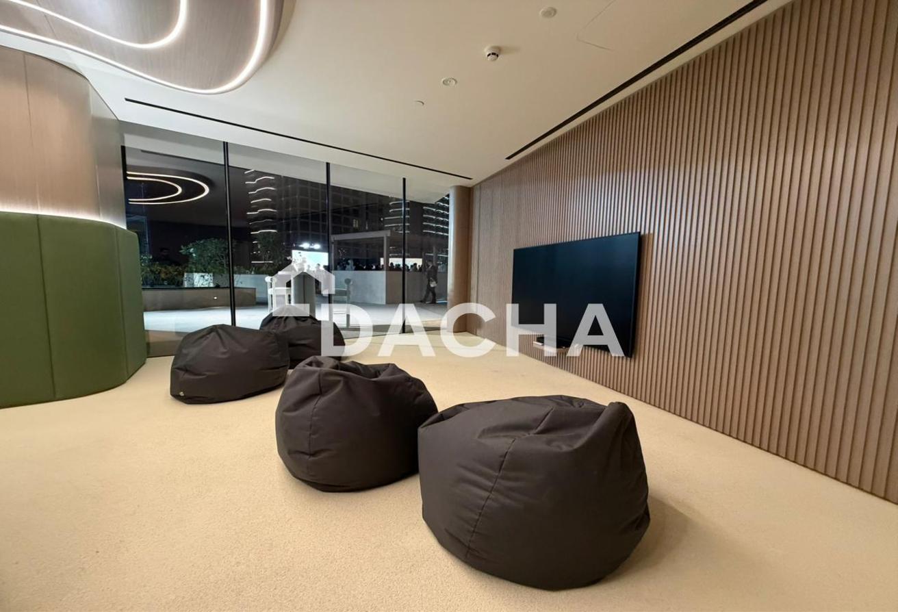 Huge Layout | High Floor | Bright Unit photo 14