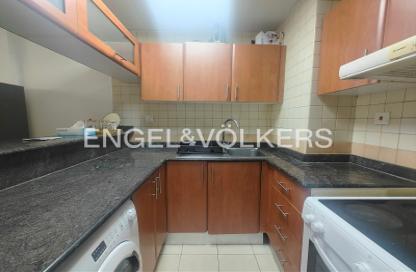 Apartment - 1 - 1 for rent in Manchester Tower - Dubai Marina - Dubai Apartment - 1 - 1 for rent in Manchester Tower - Dubai Marina - Dubai