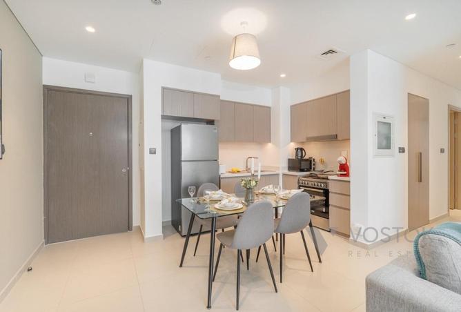 High-Floor 2BR | Iconic Downtown Skyline Views photo 3