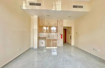Apartment - 1 Bathroom for rent in Muwailih Building - Muwaileh - Sharjah