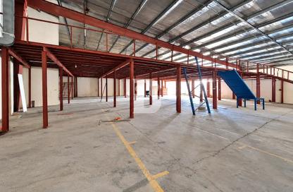Warehouse - Studio for rent in Umm Ramool - Dubai