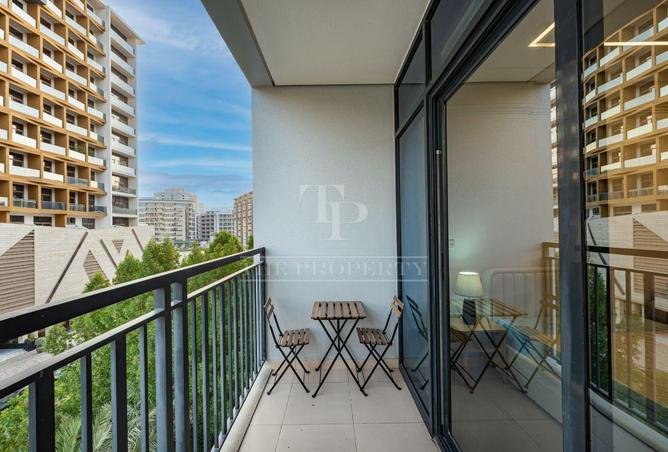 Fully Furnished | Brand New | Balcony photo 2