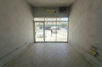 Shop - Studio for rent in Fire Station Road - Muwaileh - Sharjah