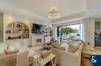 فيلا - 3 غرف نوم - 3 حمامات للايجار في الينابيع 3 - الينابيع - دبي