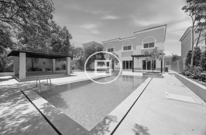 Villa - 4 Bedrooms - 5 Bathrooms for sale in District 5 - Jumeirah Park - Dubai