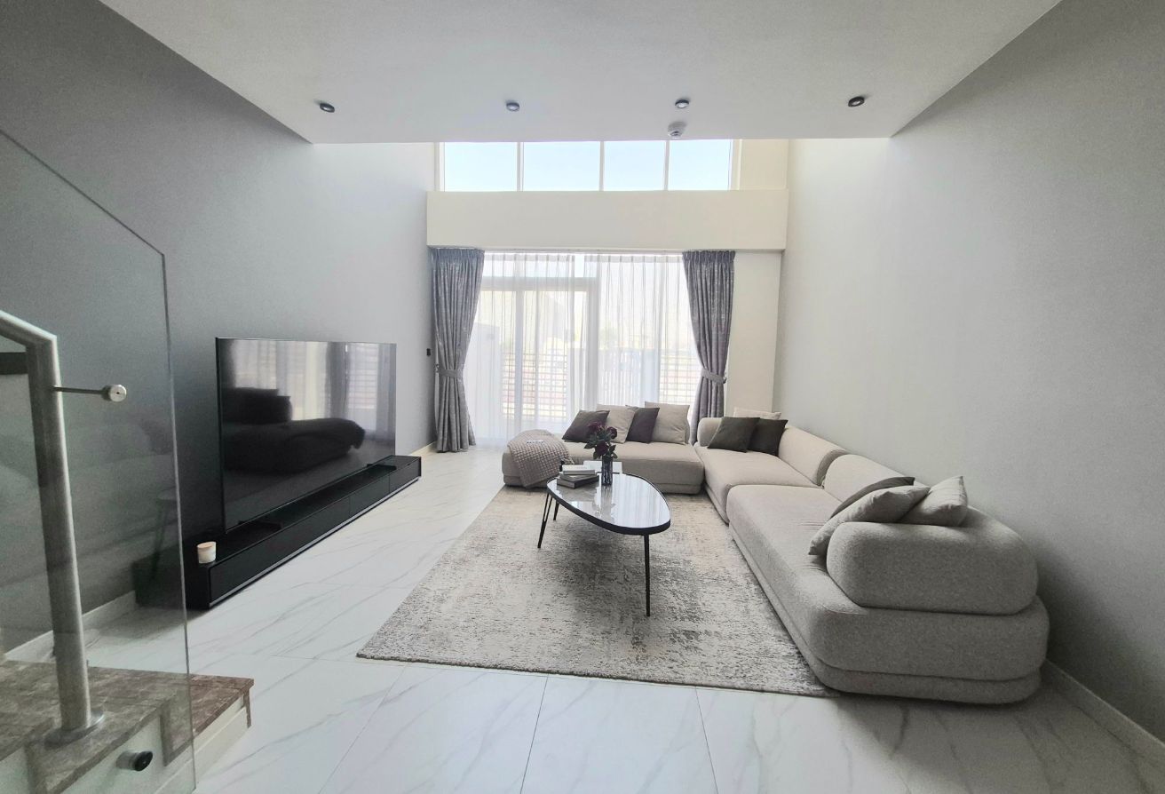 2 Yard I Direct to the Entrance I Fully Furnished