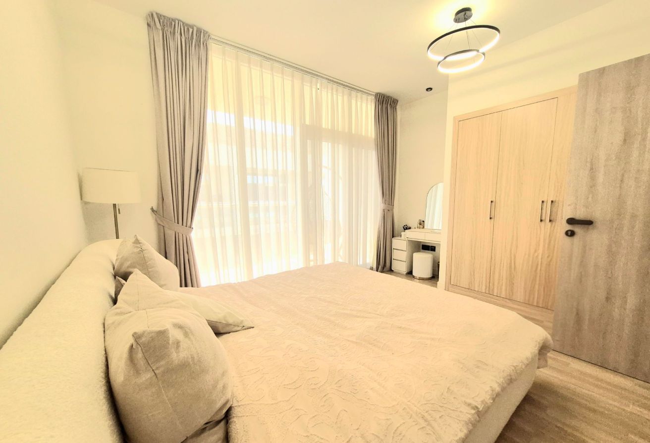 2 Yard I Direct to the Entrance I Fully Furnished
