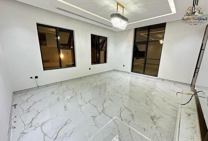 92718970 - Property Image 2