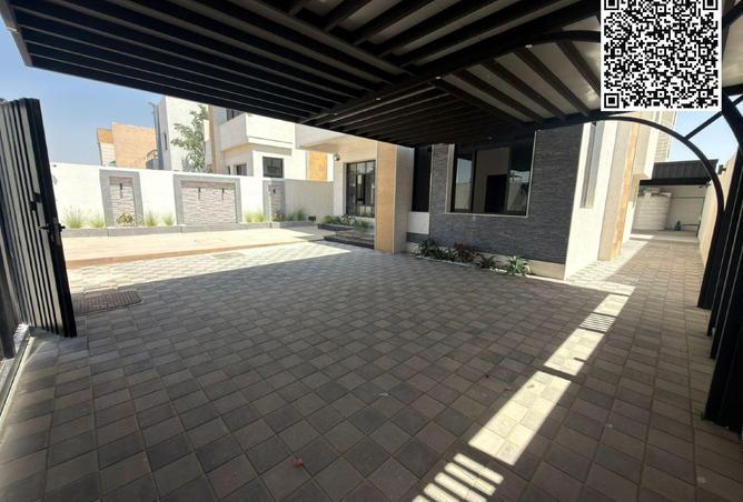 94011982 - Property Image 2
