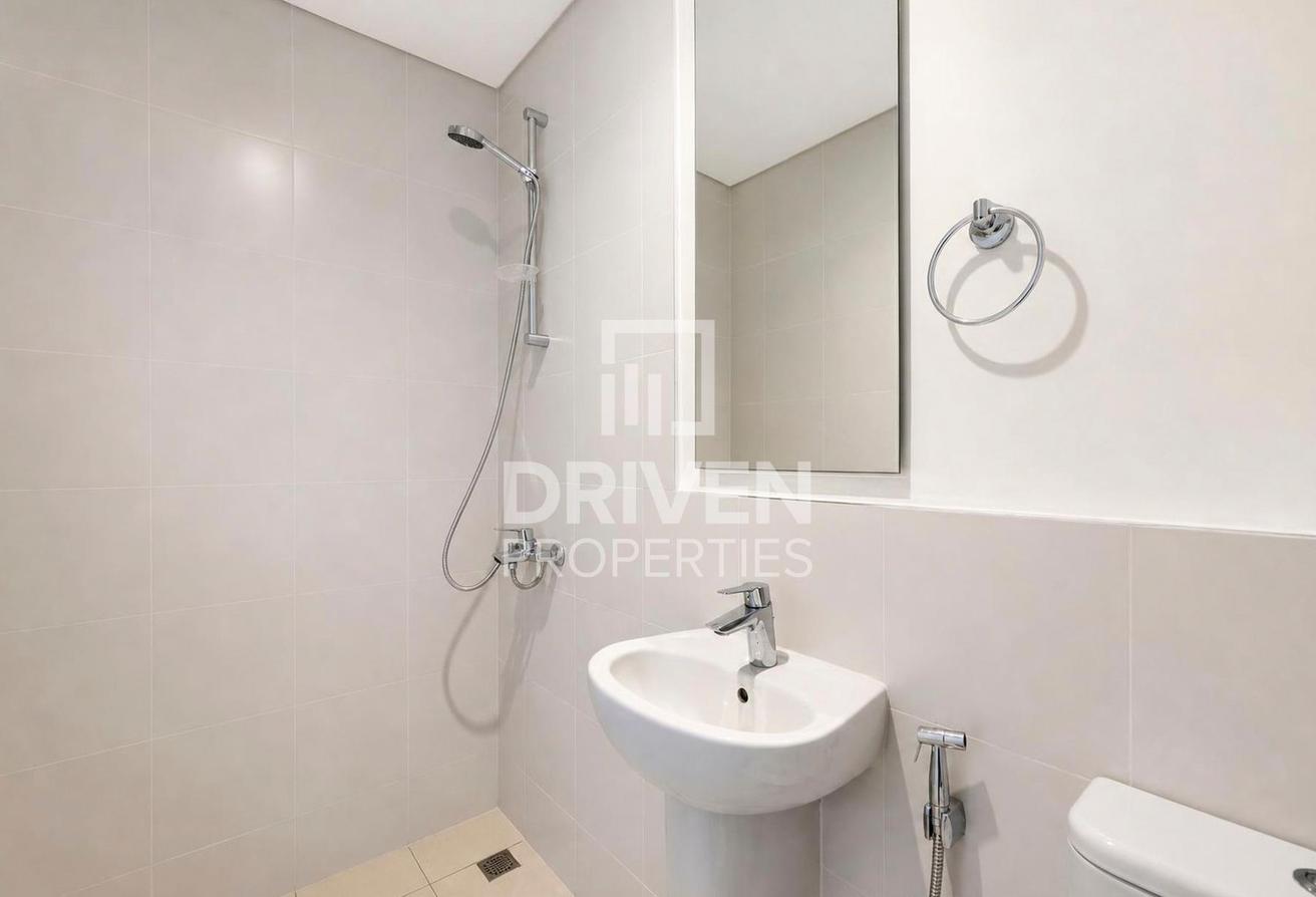 Infront Of Amenities | Vacant | Chiller Free photo 14