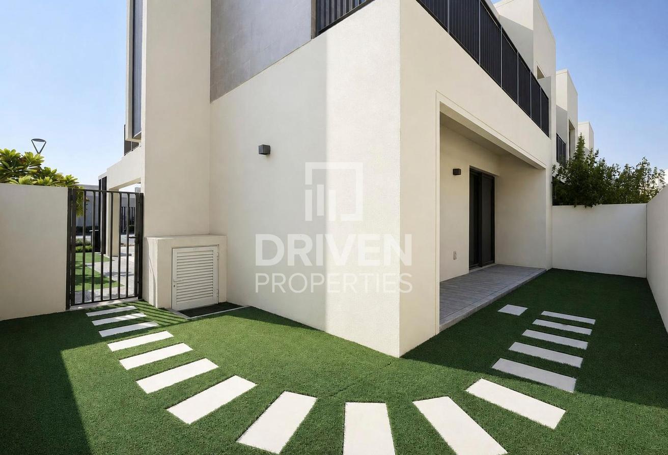 Infront Of Amenities | Vacant | Chiller Free photo 25
