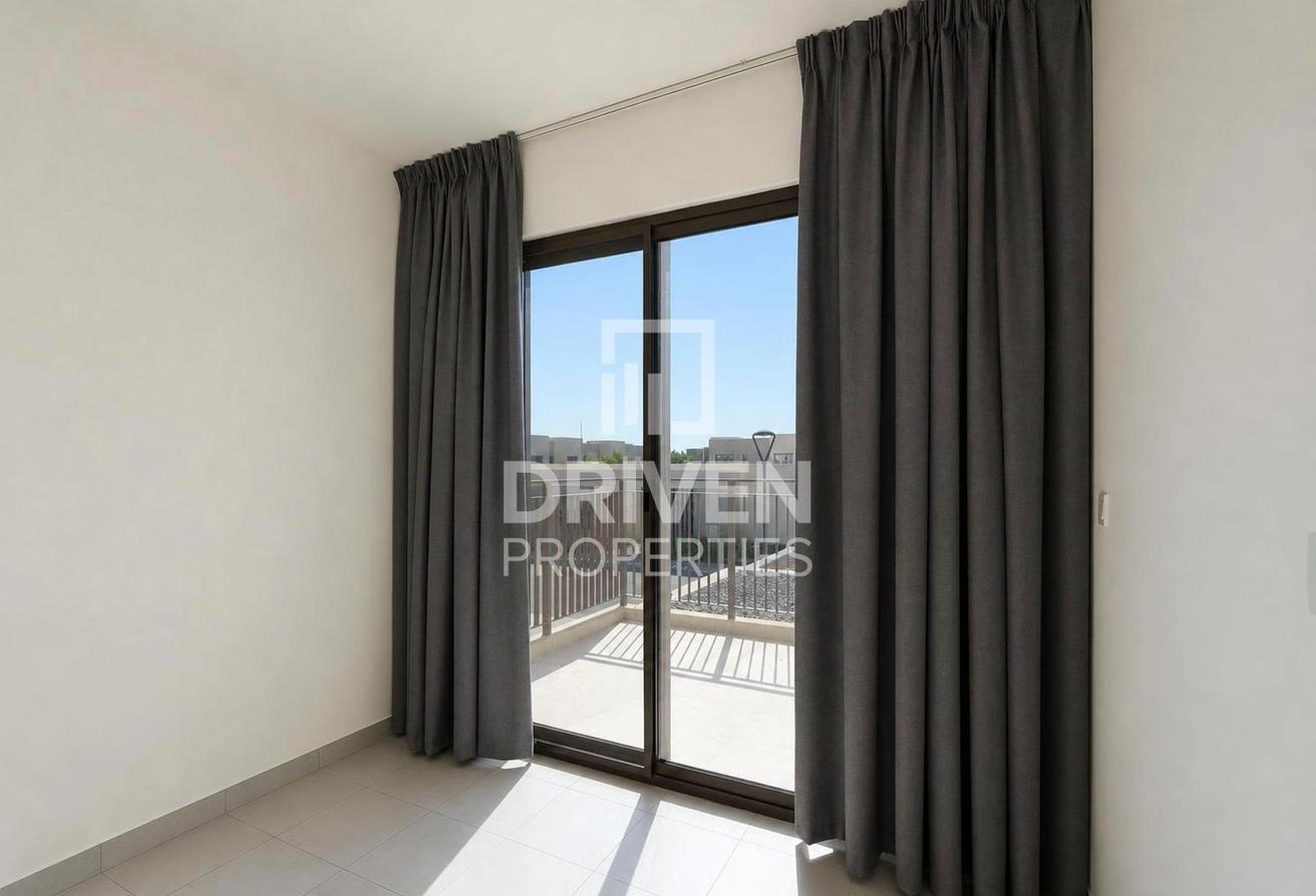 Infront Of Amenities | Vacant | Chiller Free photo 8