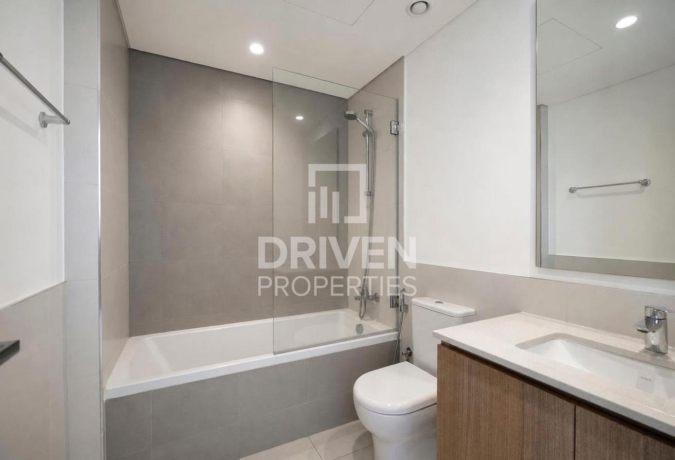 Infront Of Amenities | Vacant | Chiller Free photo 17