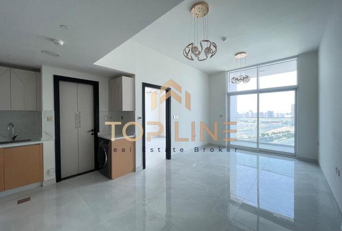 76966467 - Property Image 2