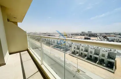 شقة - 1 حمام للايجار في عزيزي بلازا - الفرجان - دبي