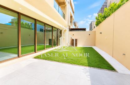 Townhouse - 4 - 5 for rent in Grand Views - Meydan Gated Community - Meydan - Dubai
