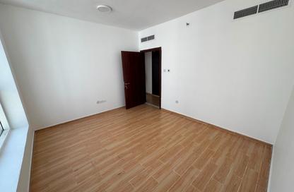 Apartment - 2 - 2 for rent in Thuraya Al Majaz Building - Al Majaz 3 - Al Majaz - Sharjah