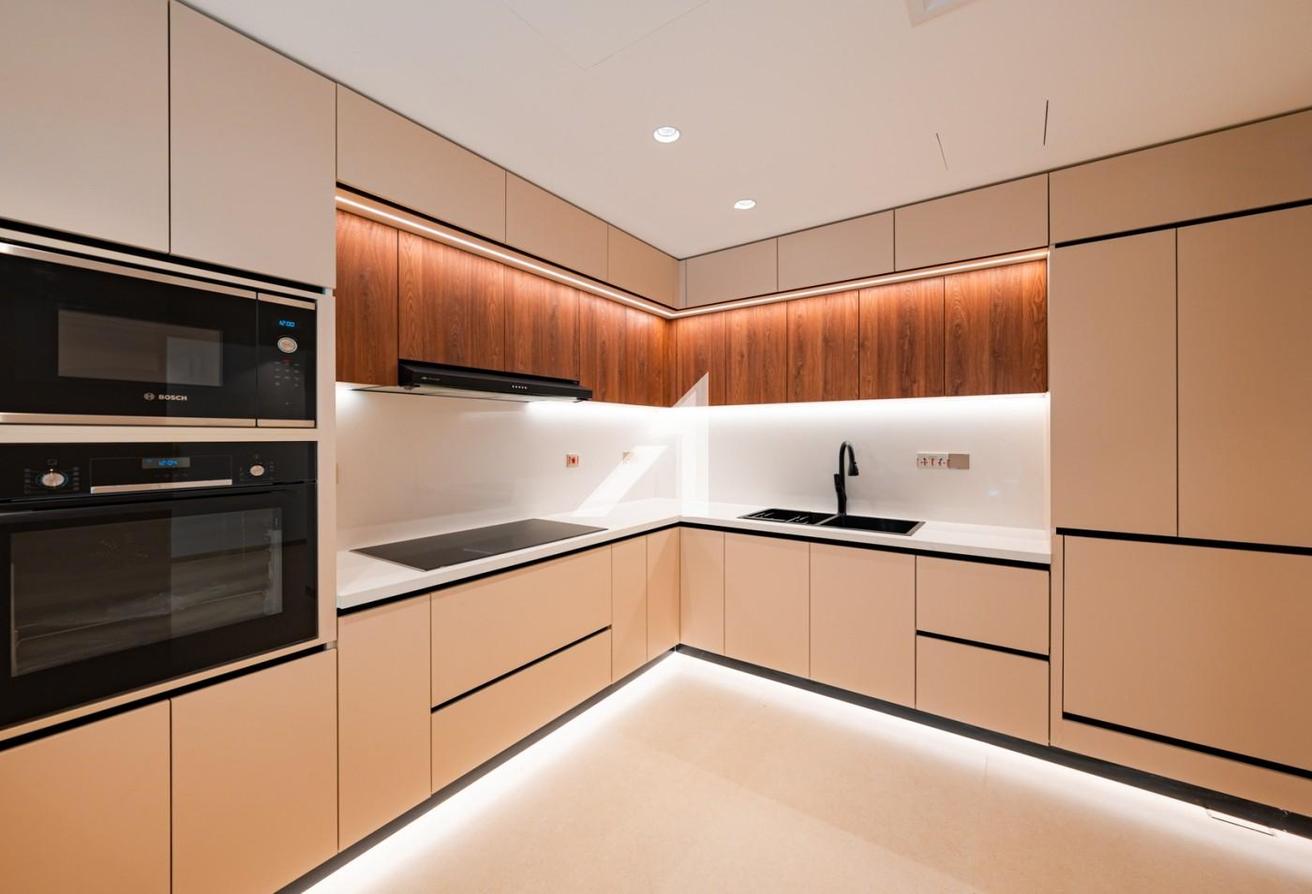 Fully Upgraded | High End Finishes | Vacant photo 12