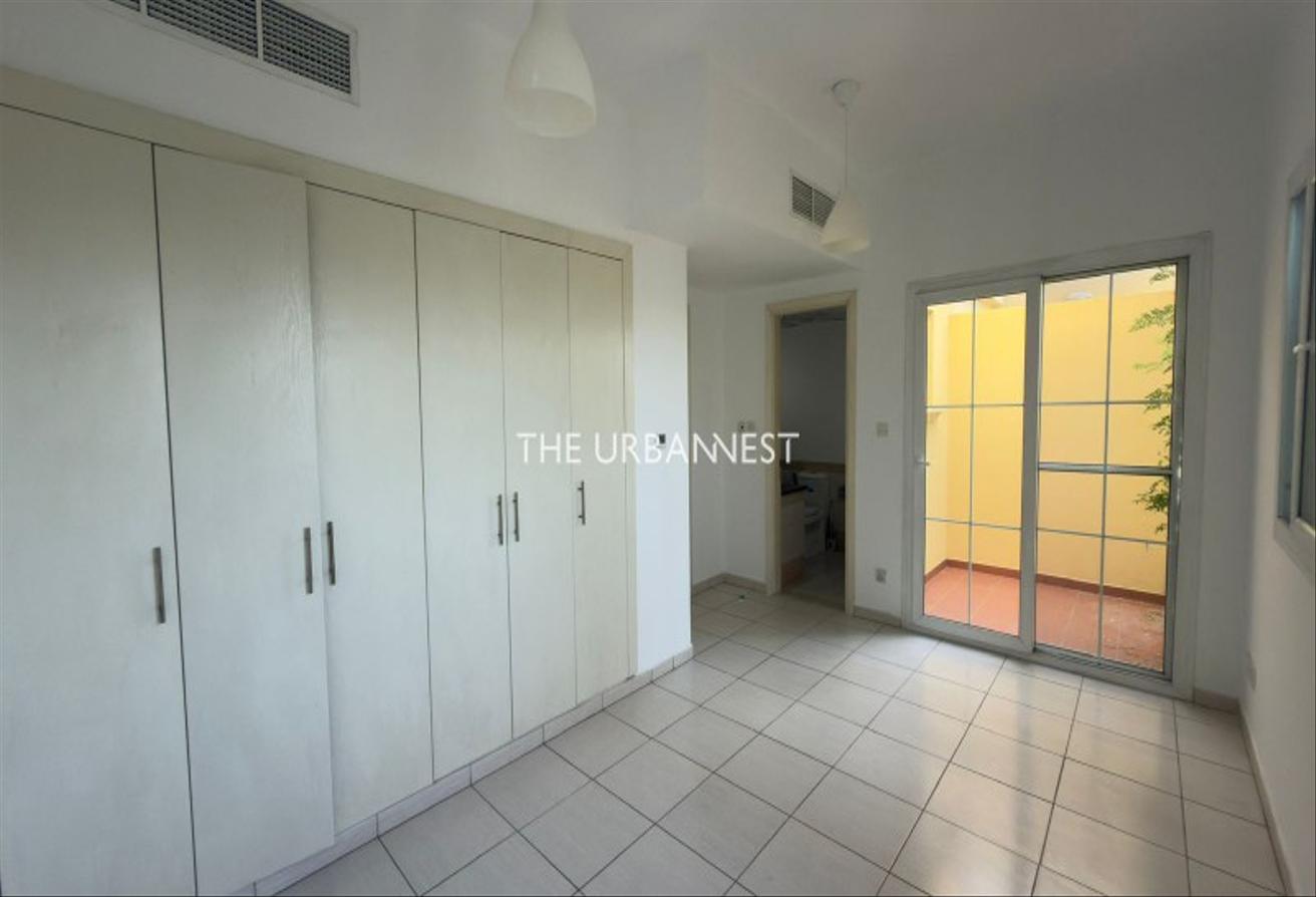 Well Maintained | Prime Location | Vacant photo 4