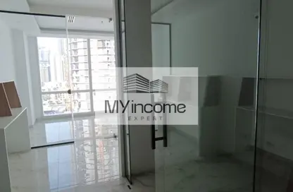 مكتب - غرفة نوم للايجار في برج تماني - الخليج التجاري - دبي