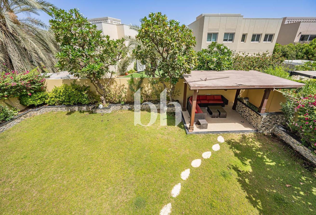 Single Row | Fully upgraded | Unfurnished photo 22