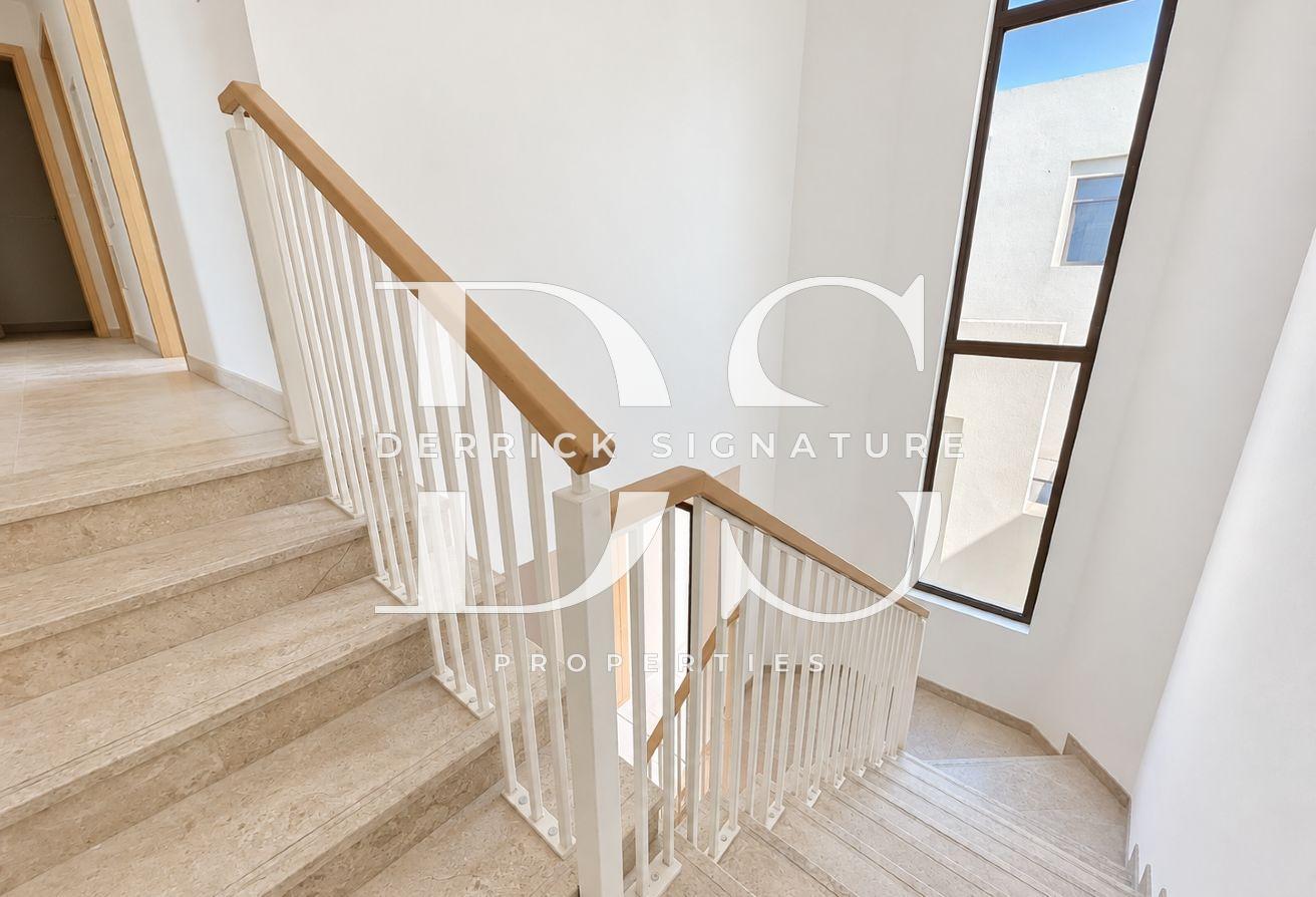 4BR plus Maid's | Single Row | Large Plot | Vacant photo 9