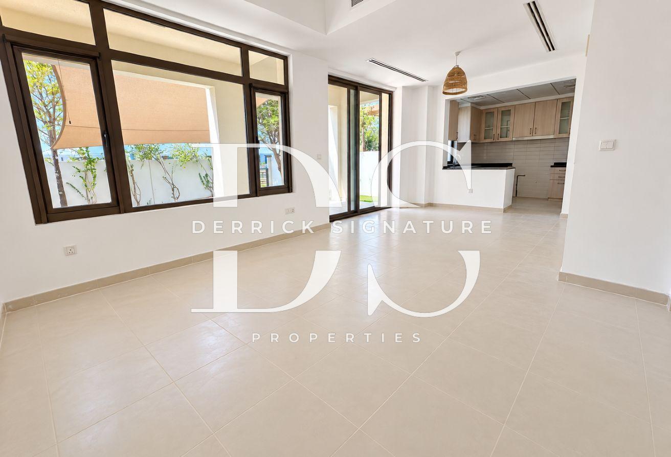 4BR plus Maid's | Single Row | Large Plot | Vacant photo 3