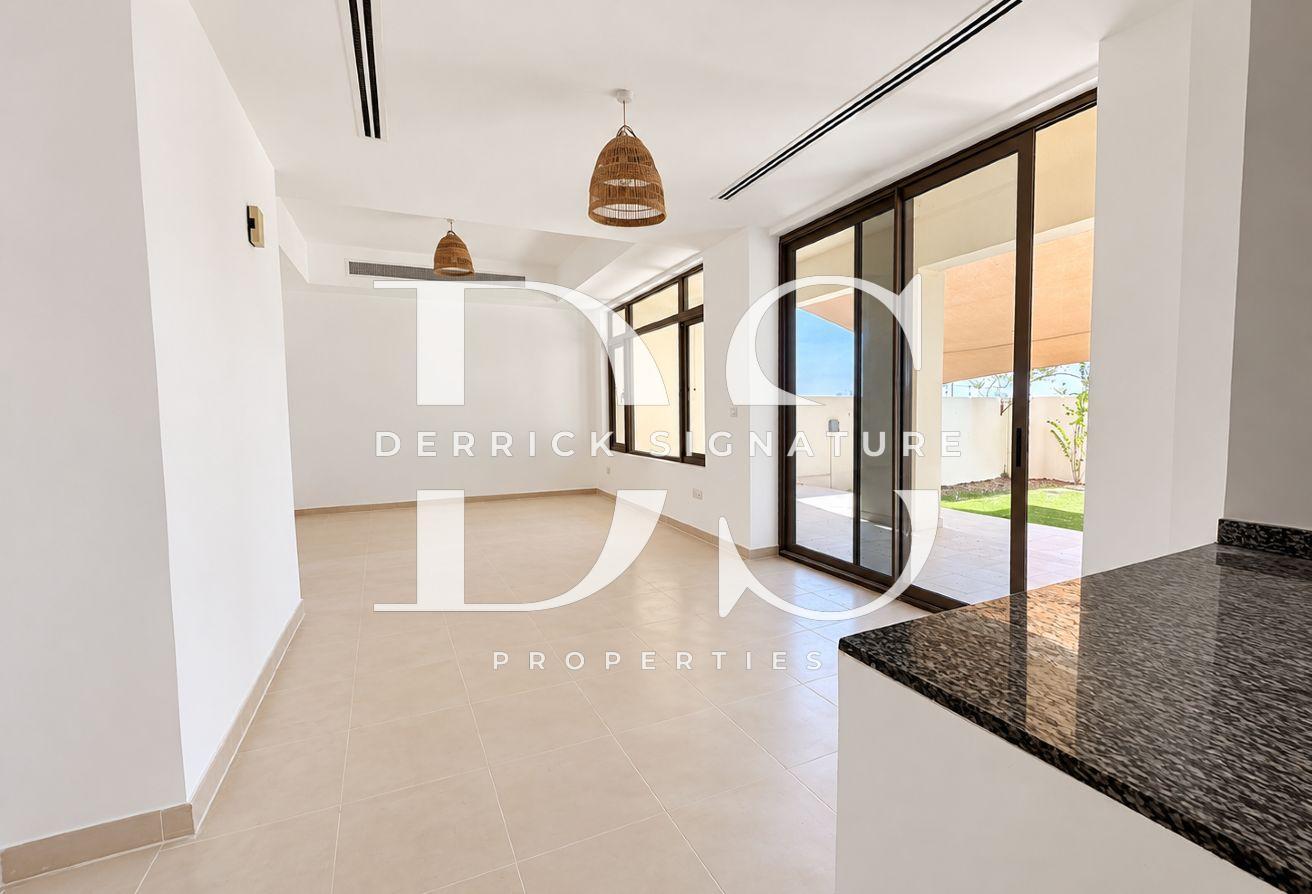 4BR plus Maid's | Single Row | Large Plot | Vacant photo 5