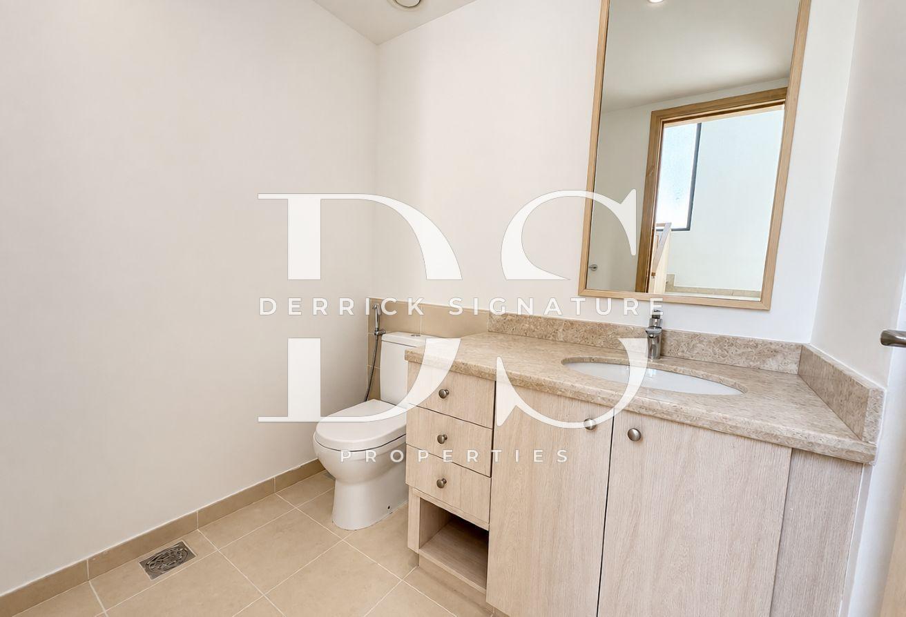 4BR plus Maid's | Single Row | Large Plot | Vacant photo 6