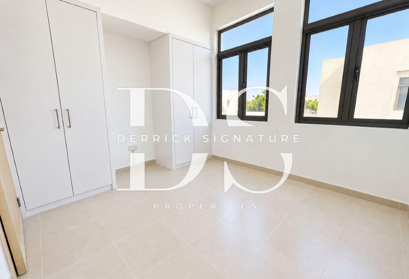 4BR plus Maid's | Single Row | Large Plot | Vacant photo 16