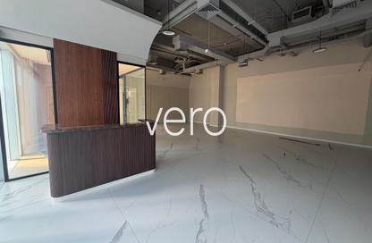 Shop - Studio - 2 for rent in Emaar Business Park Building 4 - Emaar Business Park - Sheikh Zayed Road - Dubai