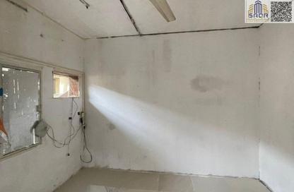 سكن عمال - استوديو - 8 حمامات للايجار في الجرف الصناعية 2 - الجرف الصناعية - عجمان