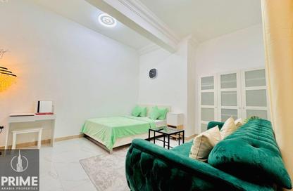 Apartment - Studio - 1 for rent in Al Dhafrah Street - Al Mushrif - Abu Dhabi