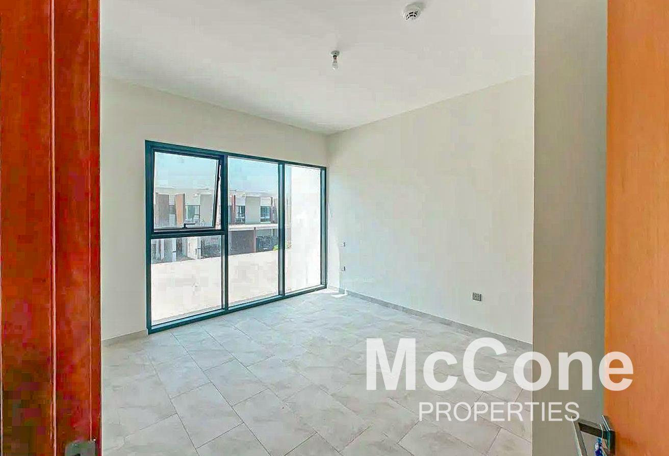 Opp Park | Great Location | Near Pool and Gym photo 6
