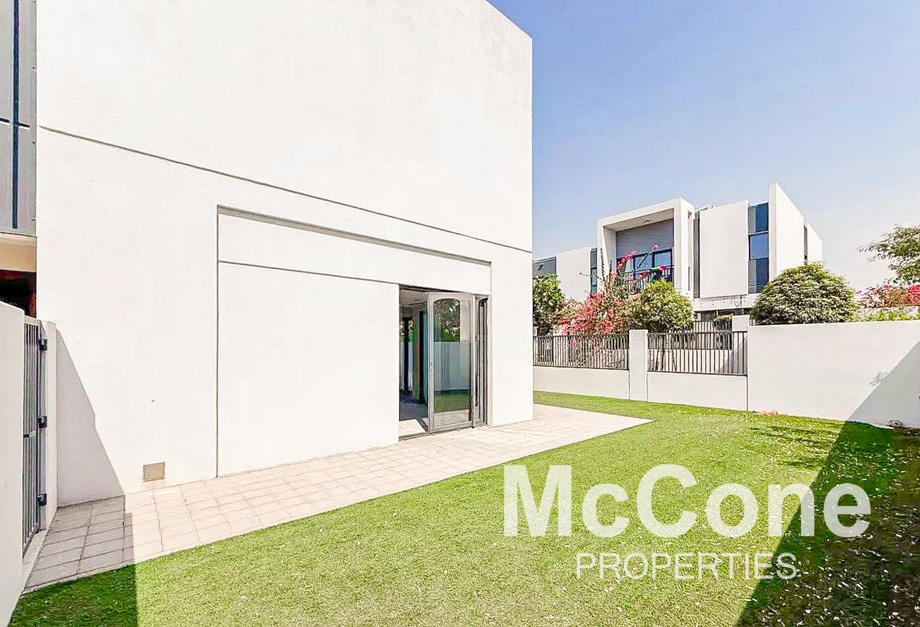 Opp Park | Great Location | Near Pool and Gym photo 10