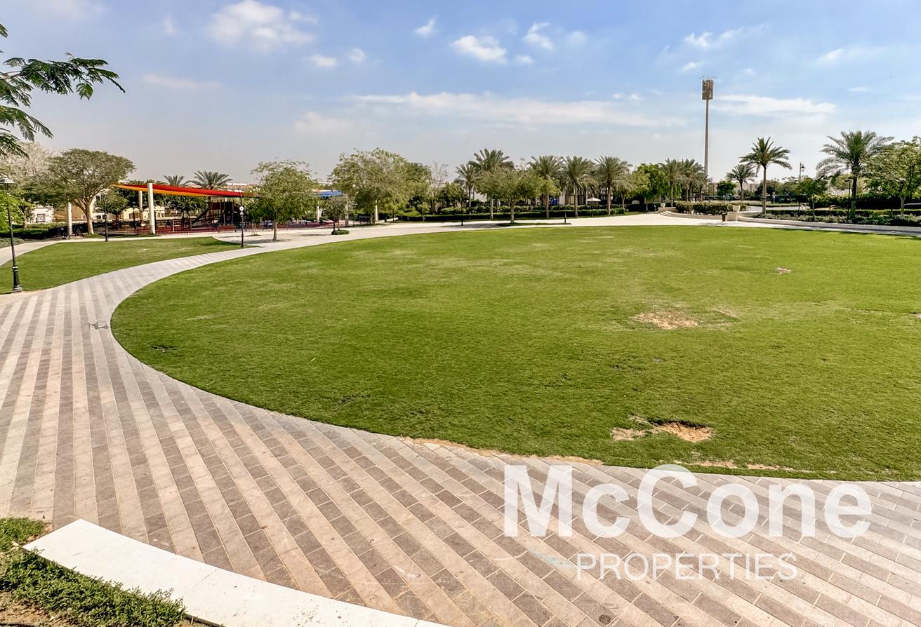 Opp Park | Great Location | Near Pool and Gym photo 9