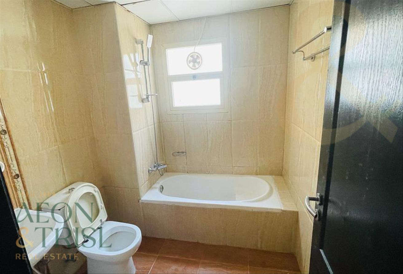 Excellent 1 BHK Apt | Ewan Residence Single Family photo 6